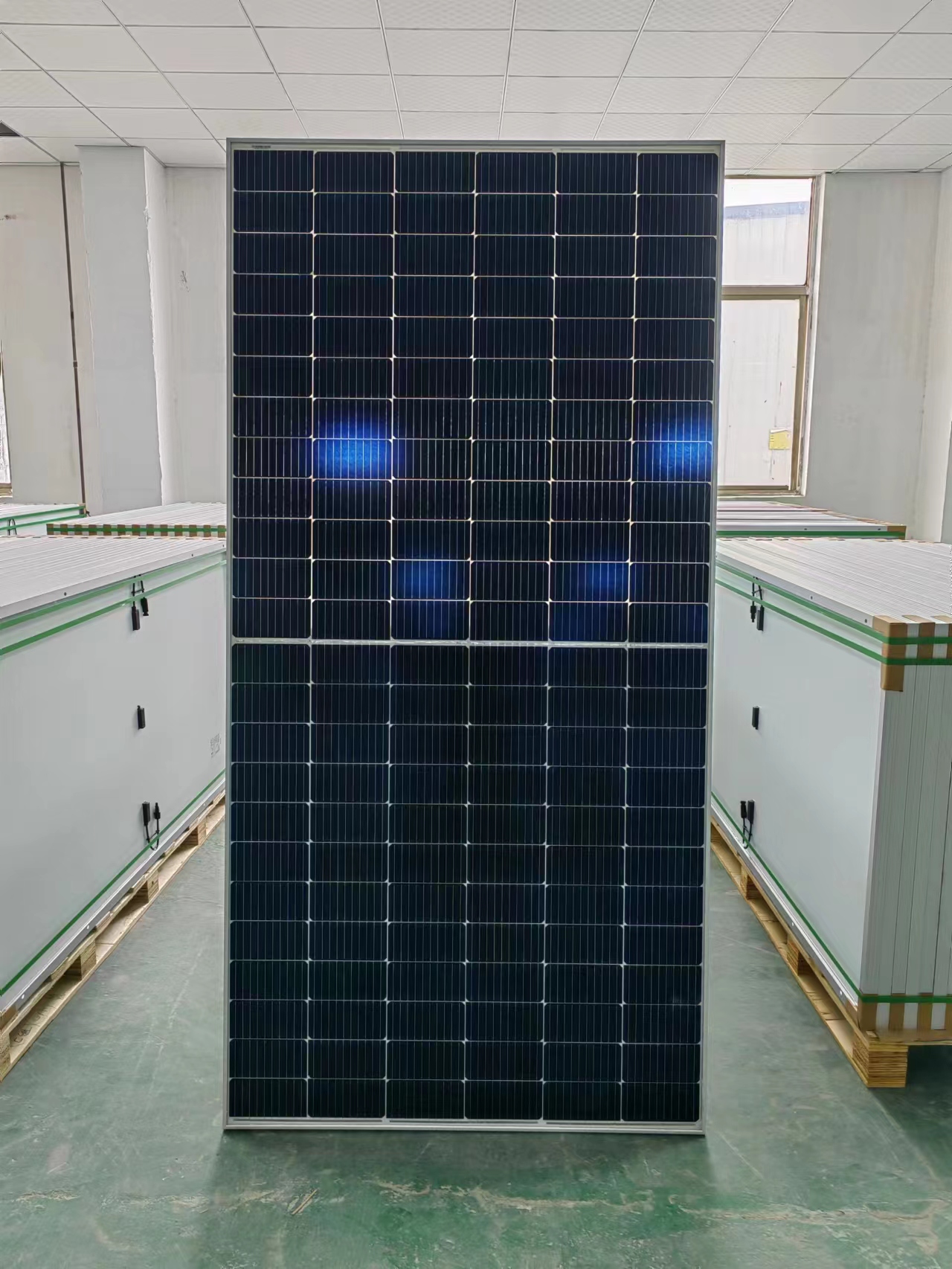 565W Mono Solar Panel PV Panel Installation Cost for Home Solar System Use