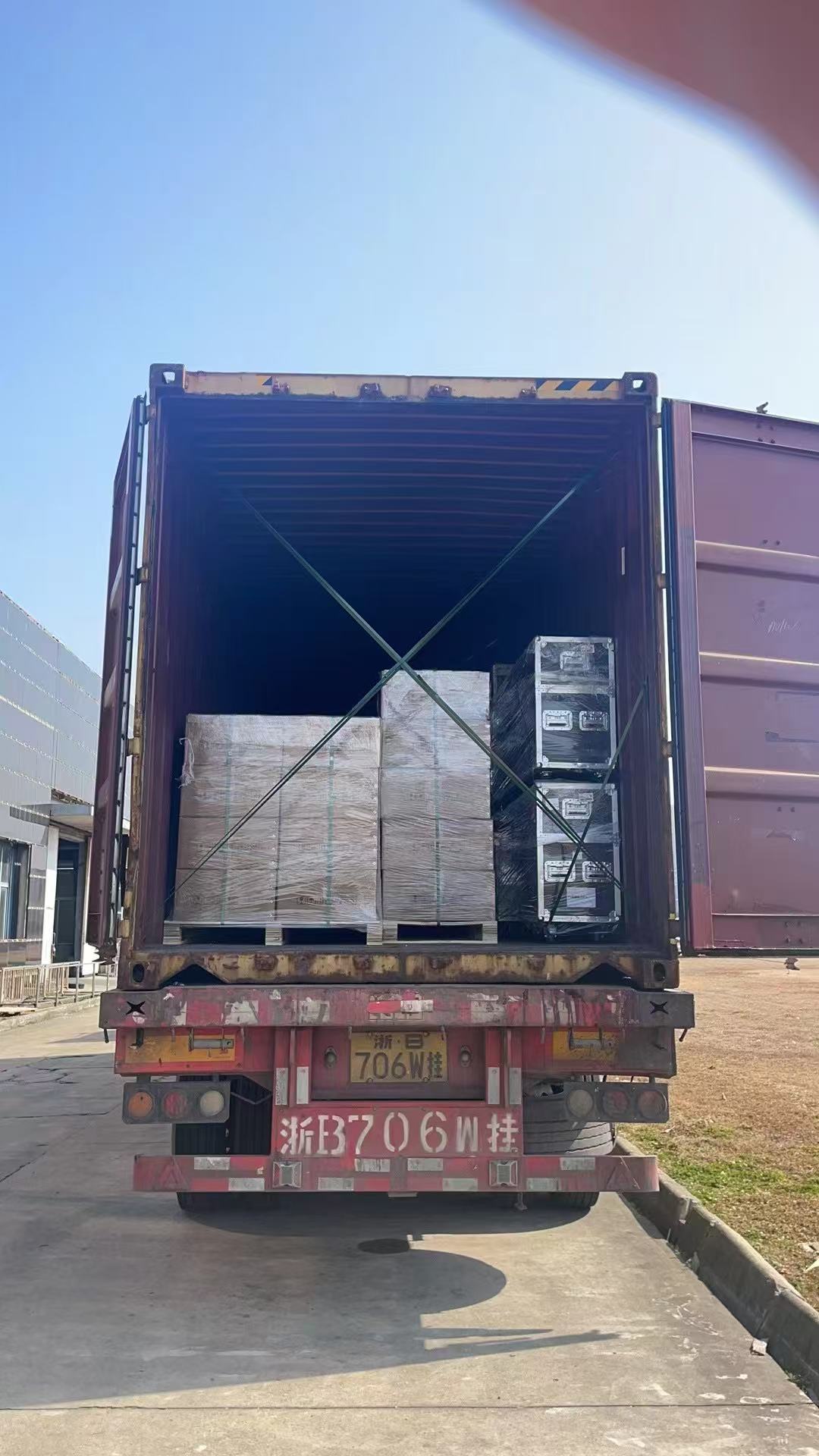 Delivery To Bolivia 105KW Hybrid Solar Systems