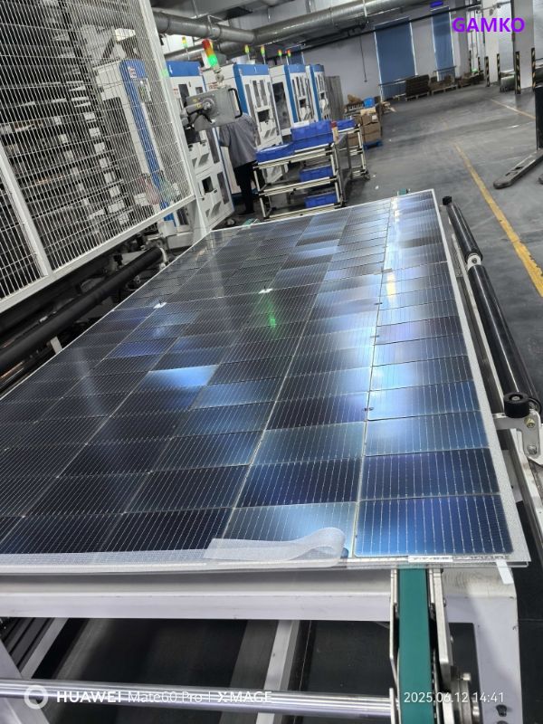 640W Solar Panel N Type 182*210 Cells High Efficiency ISO9001/CE/TUV Solar Panel Module 640W
