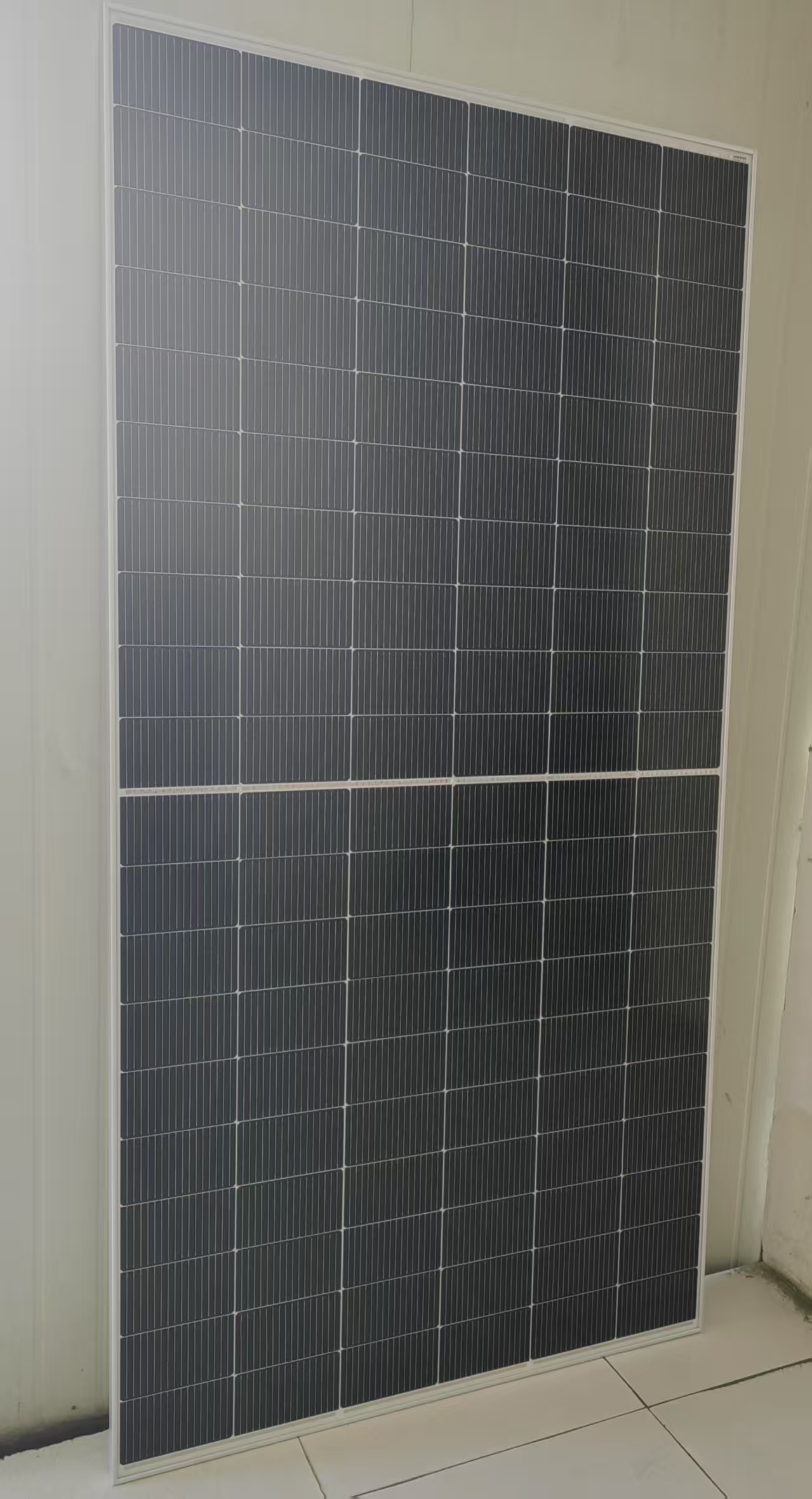 PV Supplier for 580W N Type 182x210mm Solar Cells Mono Crystalline Solar Panel for Solar Power System 