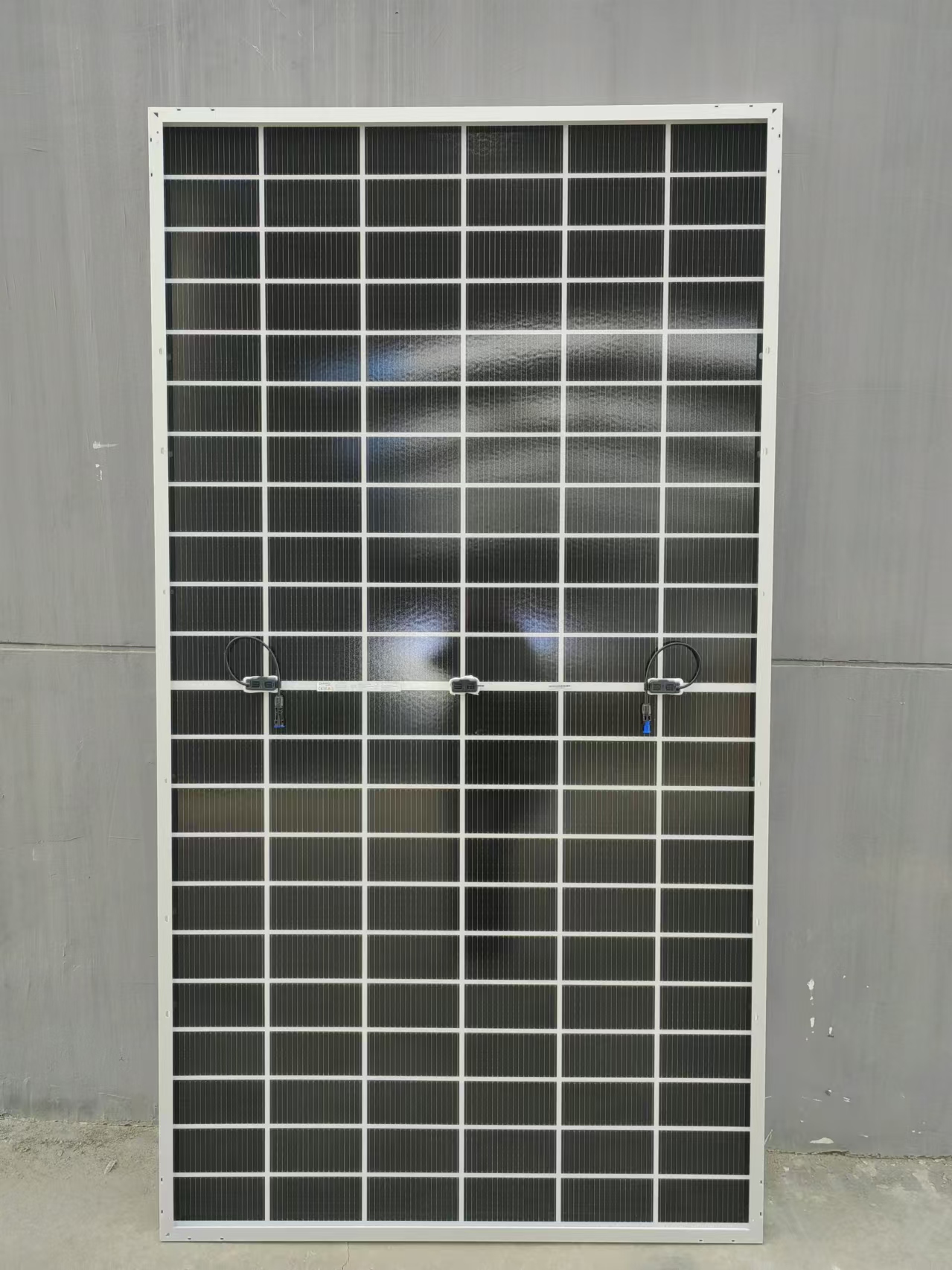 High Power 750W Solar Panel Bifacial Double Glass Panel Solar for Limit Roof 700W 720W 