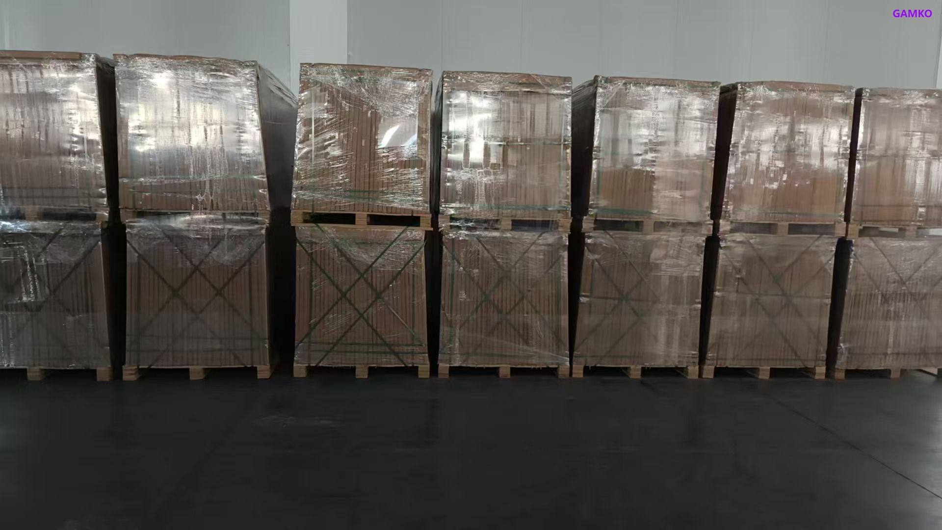 640W Solar Panel N Type 182*210 Cells High Efficiency ISO9001/CE/TUV Solar Panel Module 640W