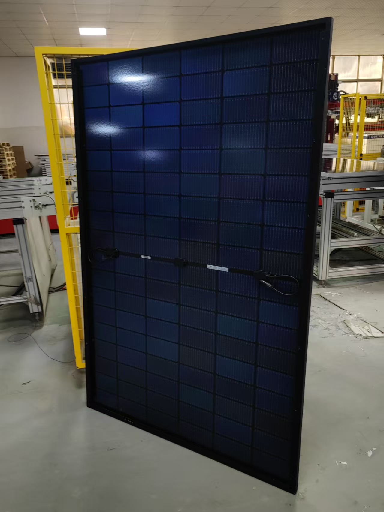 450W N Type Solar Panel Double Glass Full Black PV Panel Support Customized Services