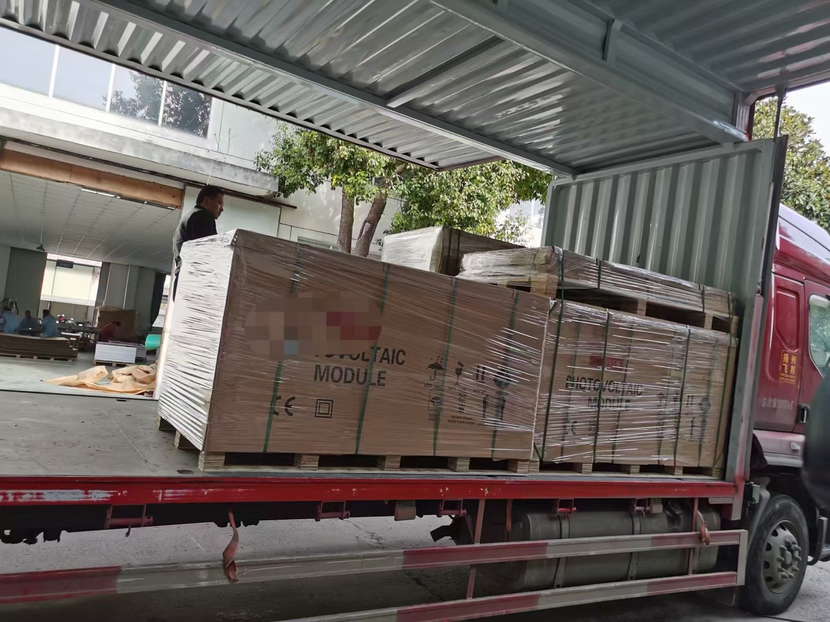 Delivery To UAE OEM 380W Solar Panels