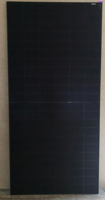 640W Solar Panel N Type 182*210 Cells High Efficiency ISO9001/CE/TUV Solar Panel Module 640W
