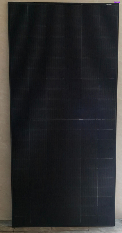 640W Solar Panel N Type 182*210 Cells High Efficiency ISO9001/CE/TUV Solar Panel Module 640W