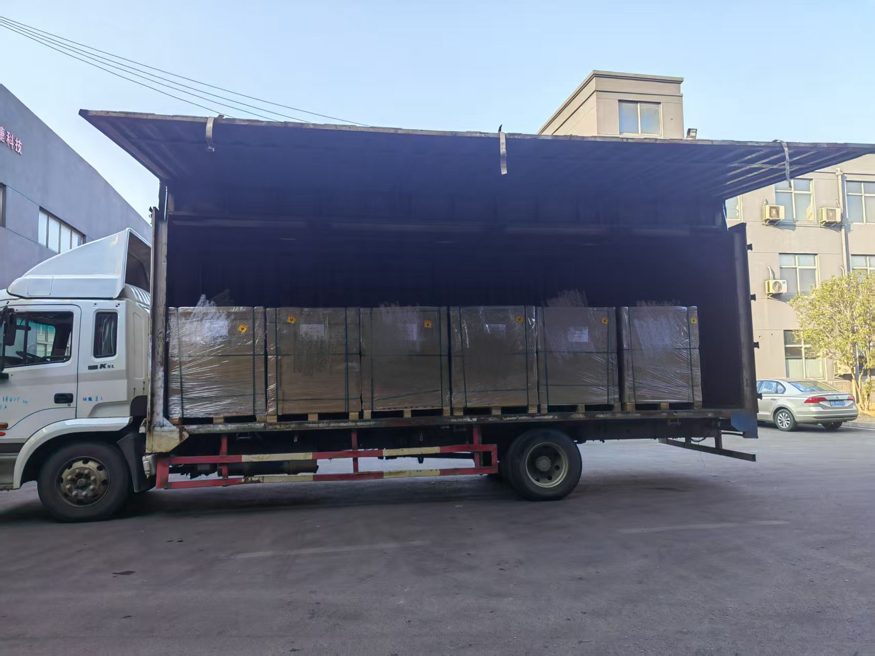 Delivery To Iraq 700W Bifacial Solar Panels