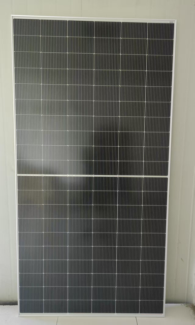 570w Solar Panels N Type 182x210mm Solar Cells TOPCon 570W Available 30 Years Warranty