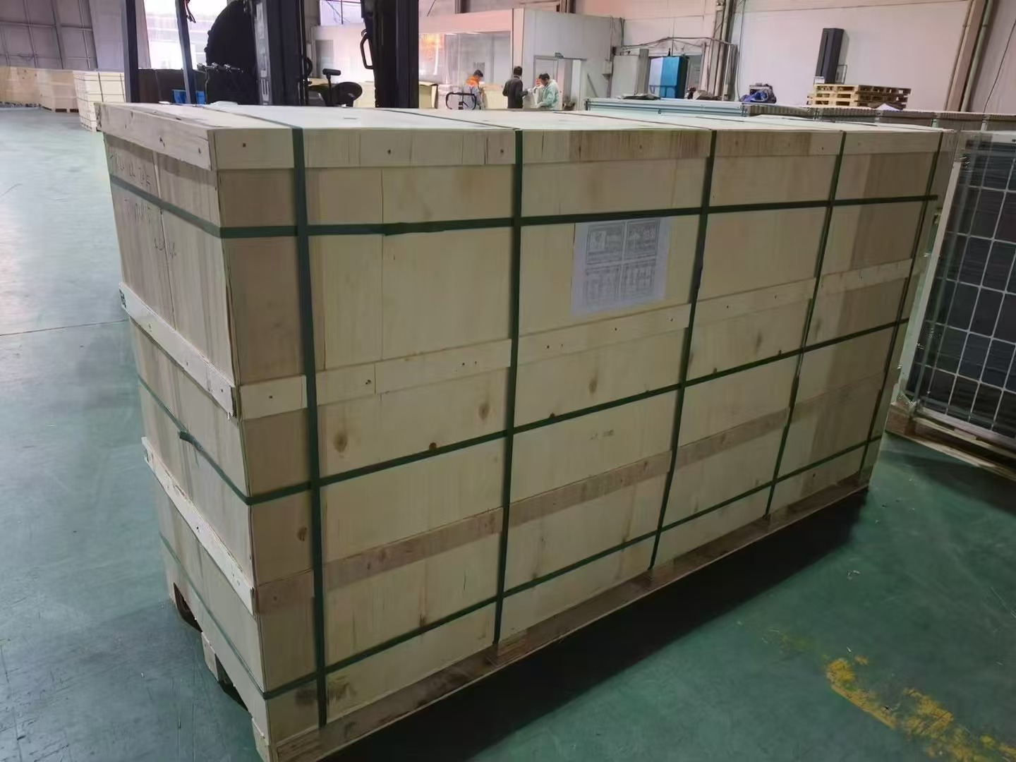 Delivery To Philippines 555W Solar Panels