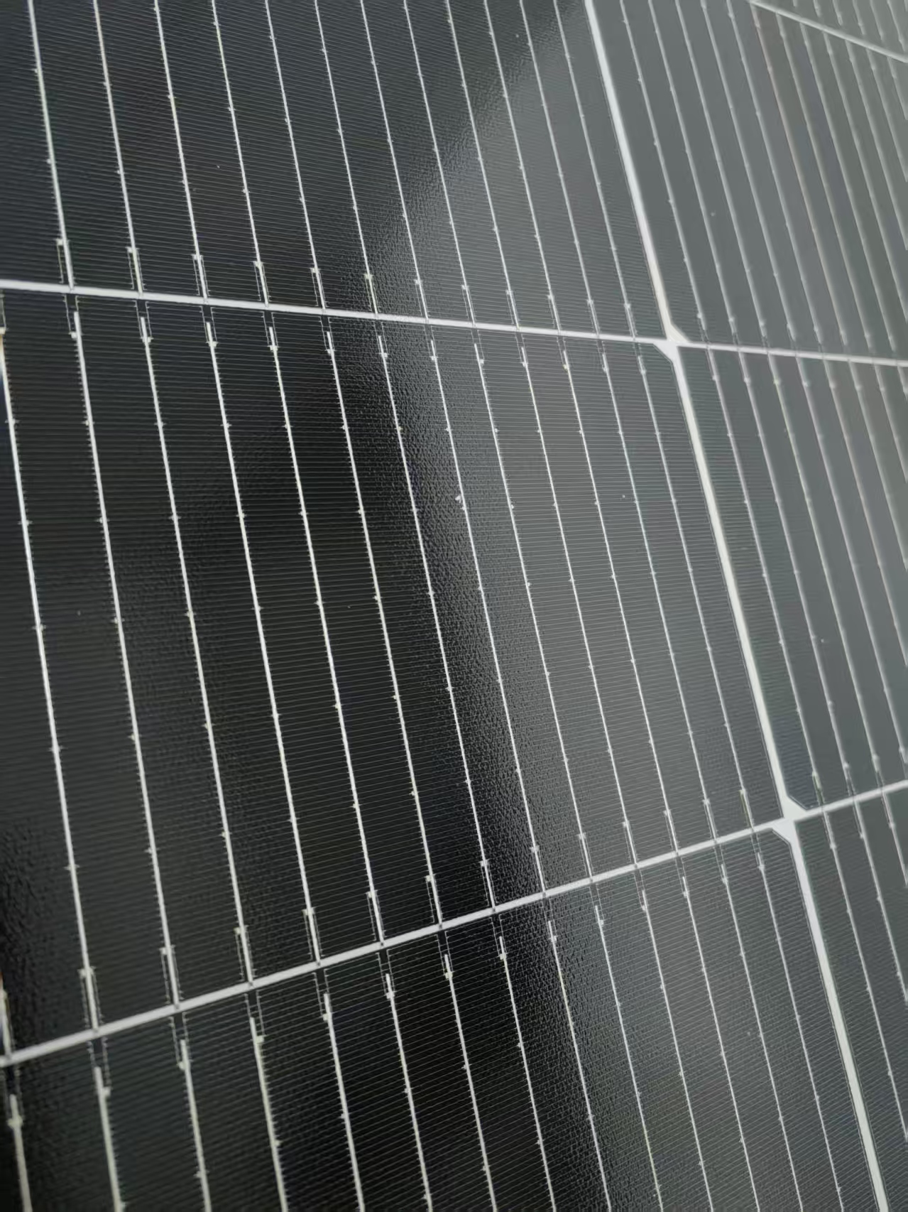 570w Solar Panels N Type 182x210mm Solar Cells TOPCon 570W Available 30 Years Warranty