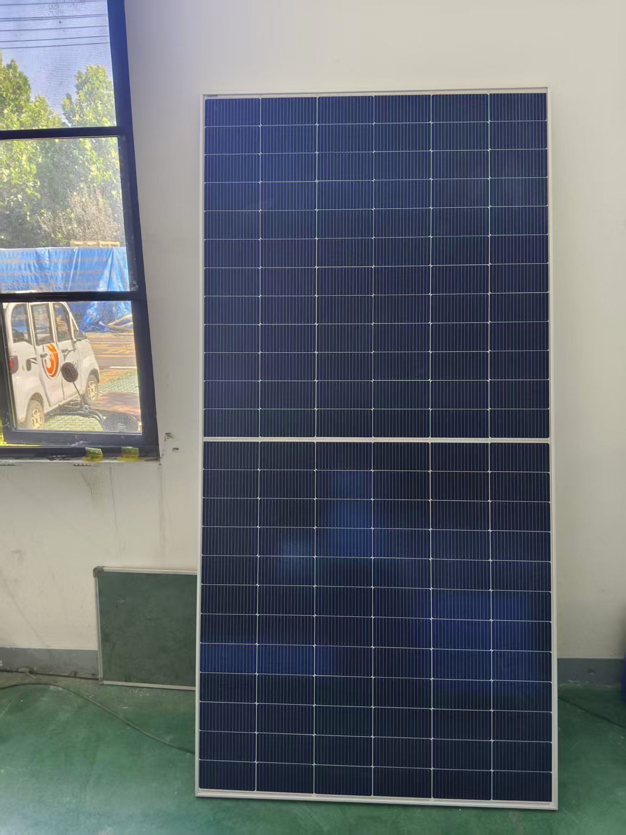 Delivery To Venezuela 600W Solar Panels, Brackets, Inverters, Lithium Batteries, Cables, Etc by 20ft Container