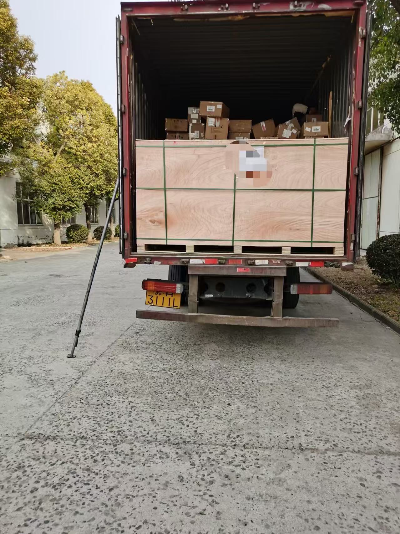 Delivery To Cambodia 580W Mono Solar Panels