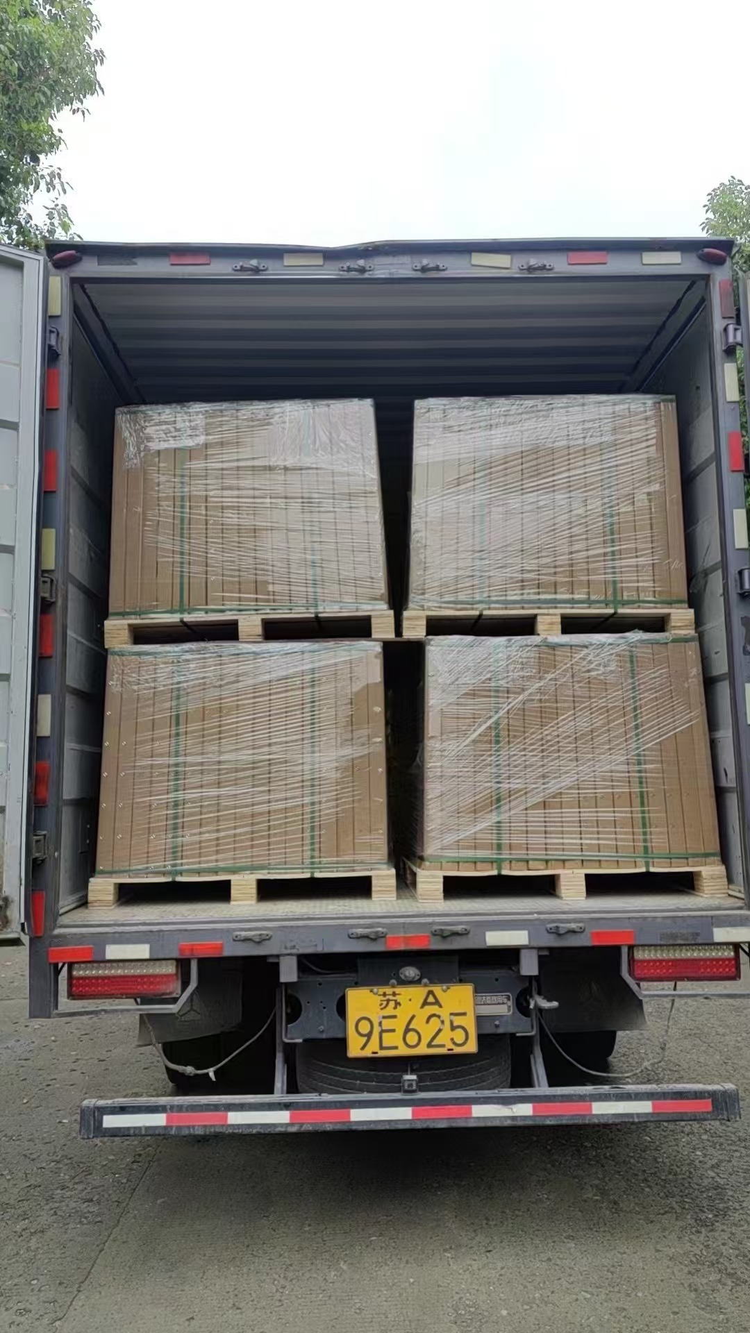 Delivery To Nigeria 300W 320W 360W 400W 5 Pallets