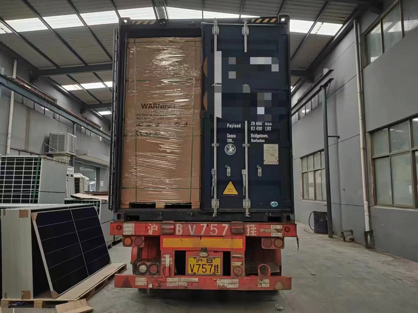 Delivery To UAE 720W Bifacial Solar Panel by 40HQ Container